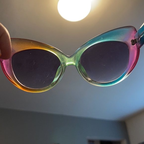 Unif Moody Rainbow Sunglasses - Picture 5 of 5